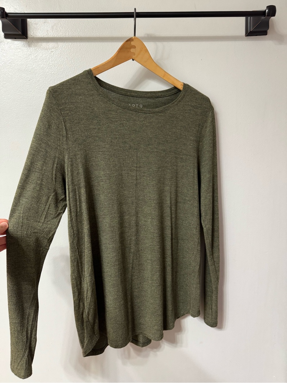 APT 9 Olive Green Long-Sleeve Women's Top Butter Soft Tee